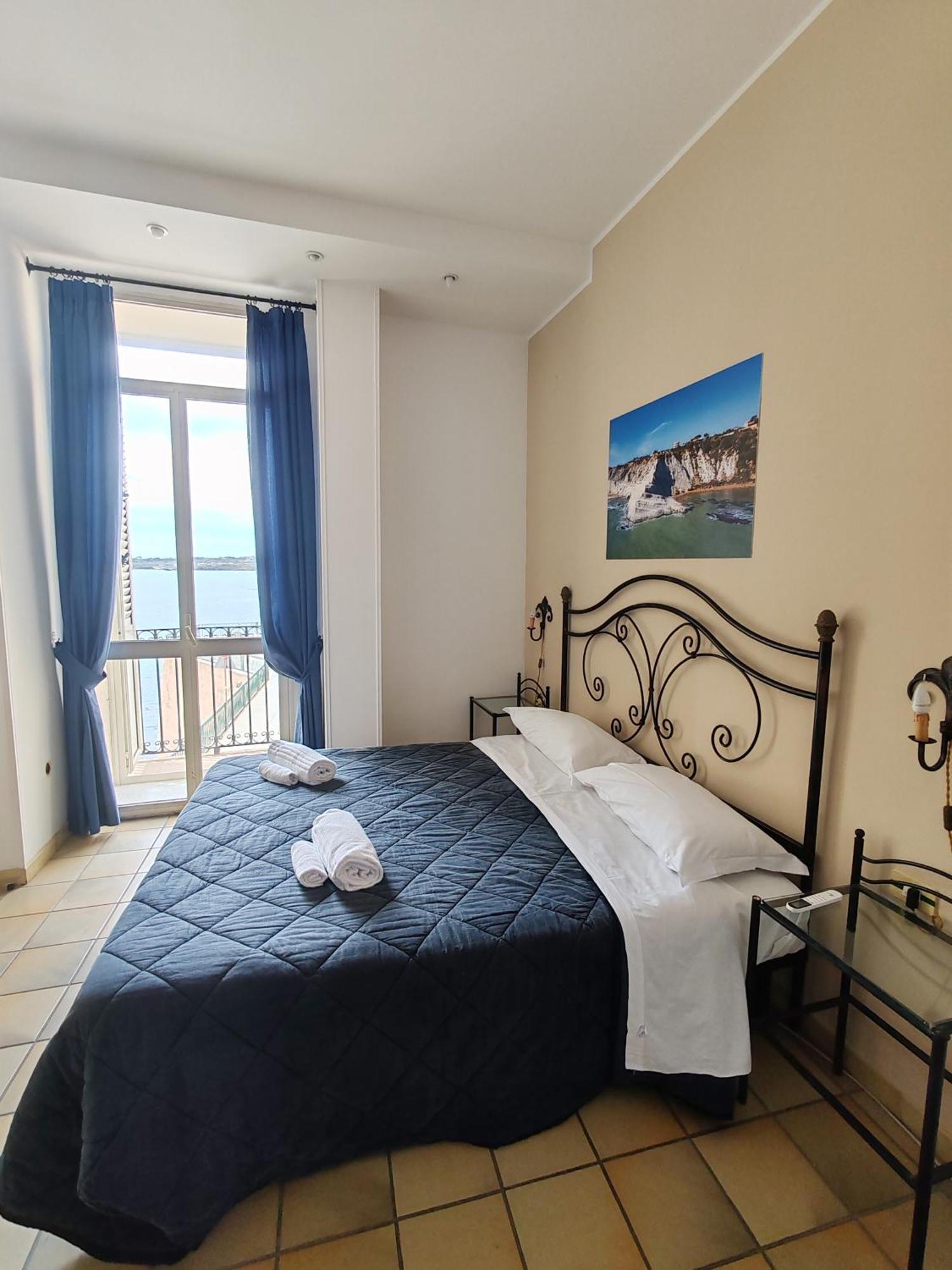 Life Hotels Residence Dei Baroni Сиракузы Экстерьер фото